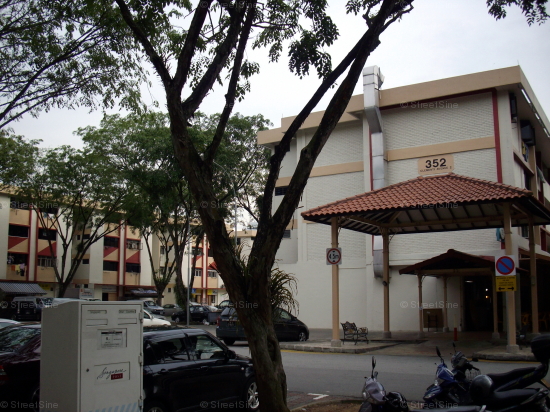 Blk 352 Clementi Avenue 2 Shopping Centre (Clementi), HDB 3 Rooms #202042